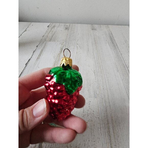 Vintage Mercury grape ornament set strawberry fruit Xmas tree pink silver red - Picture 11 of 11